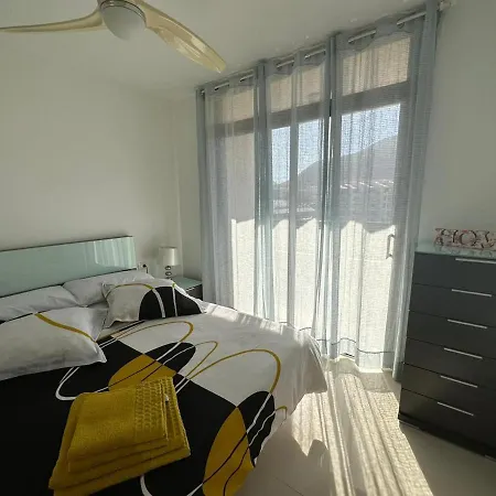 Iki Black Cristianos Apartman *