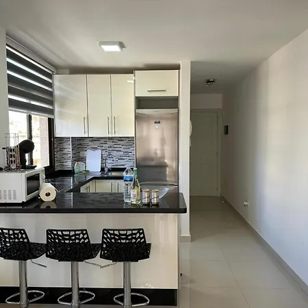 Apartman Iki Black Cristianos *